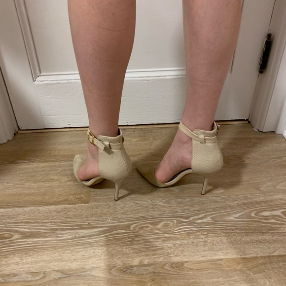 Steve Madden Beige Stilettos - Picture 3 of 4
